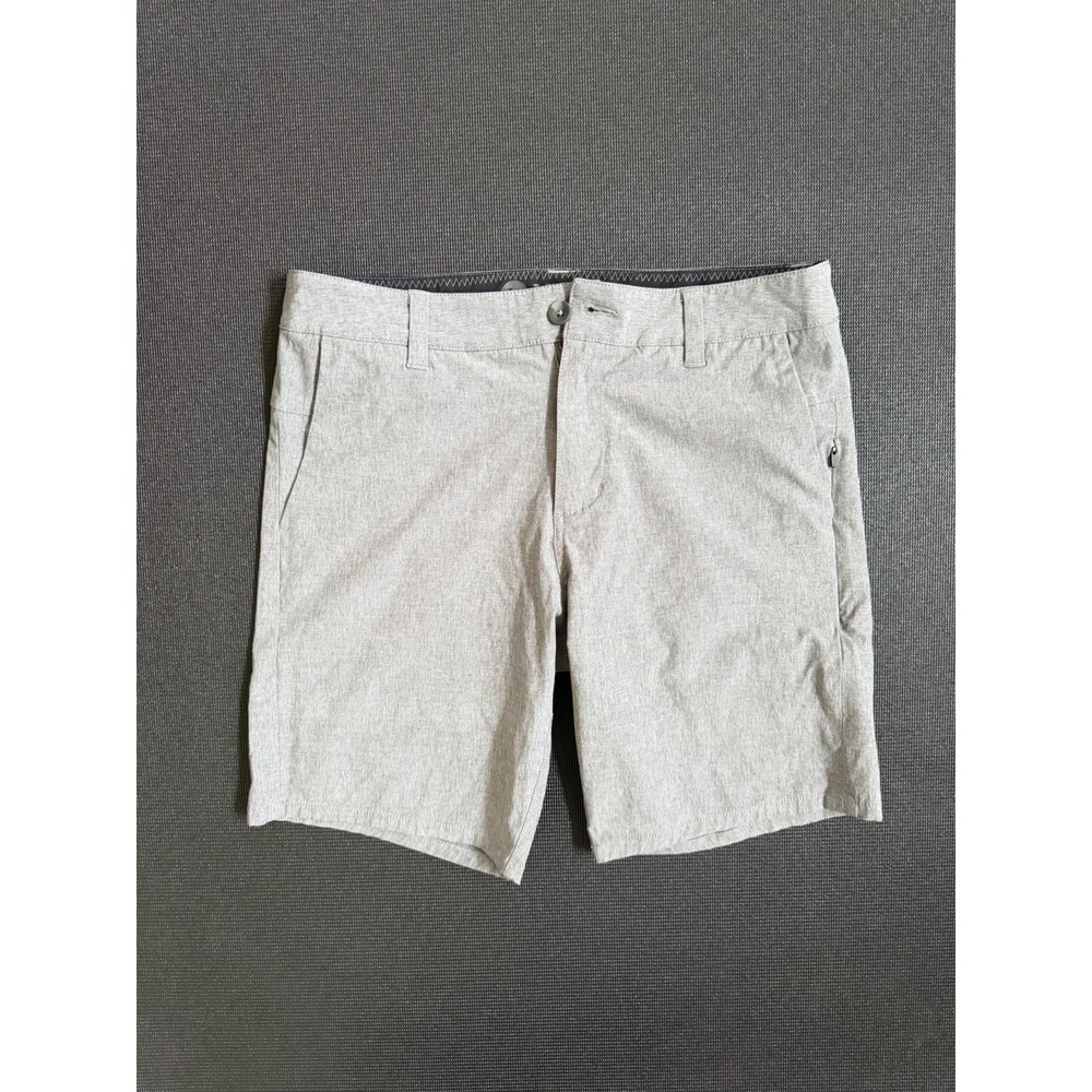 Vuori Men's Aim Shorts Size 30 Gray 8" Athleisure Workout Stretch V368